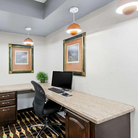 Surestay Plus Hotel By Best Western Lubbock Medical Center Exteriér fotografie