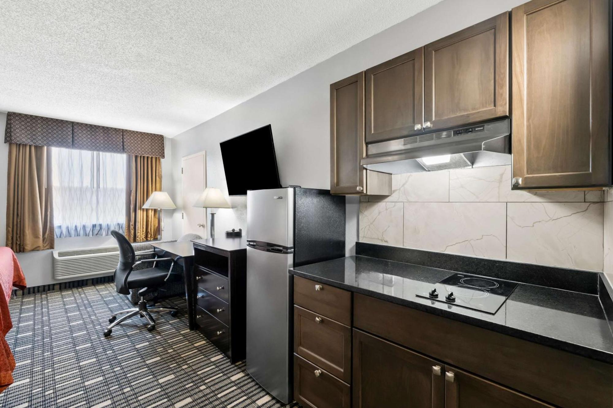 Surestay Plus Hotel By Best Western Lubbock Medical Center Exteriér fotografie