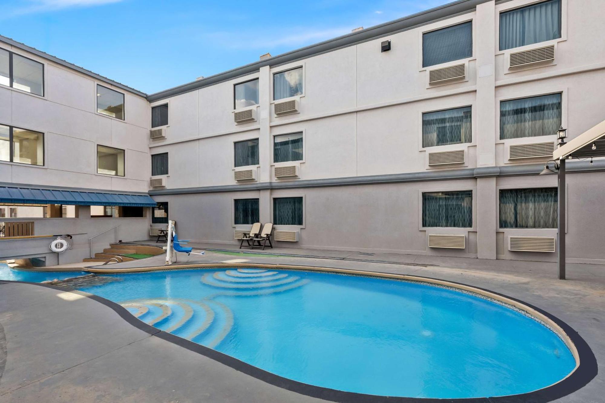 Surestay Plus Hotel By Best Western Lubbock Medical Center Exteriér fotografie